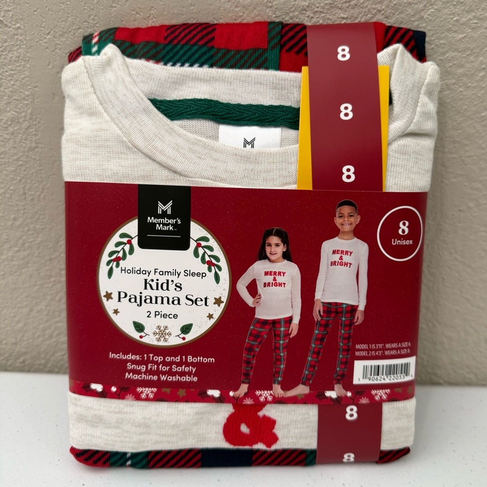 Kid’s Snug Fit Holiday Pajama Set Size 8